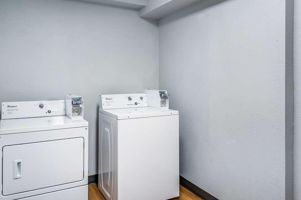 Americas Best Value Inn East Peoria Facilities photo