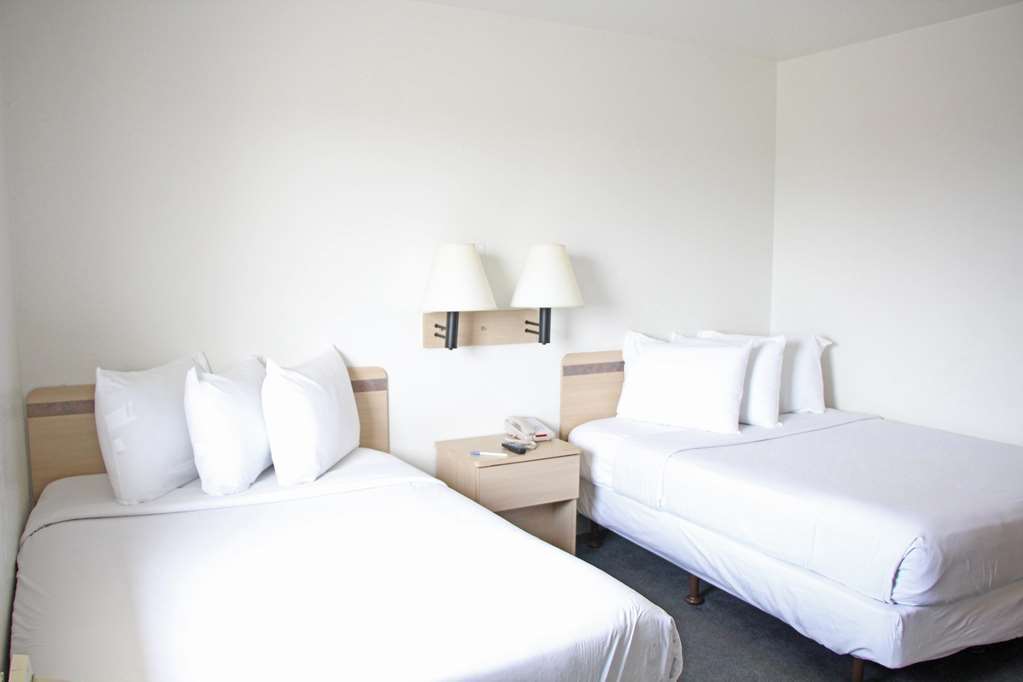 Americas Best Value Inn East Peoria Room photo